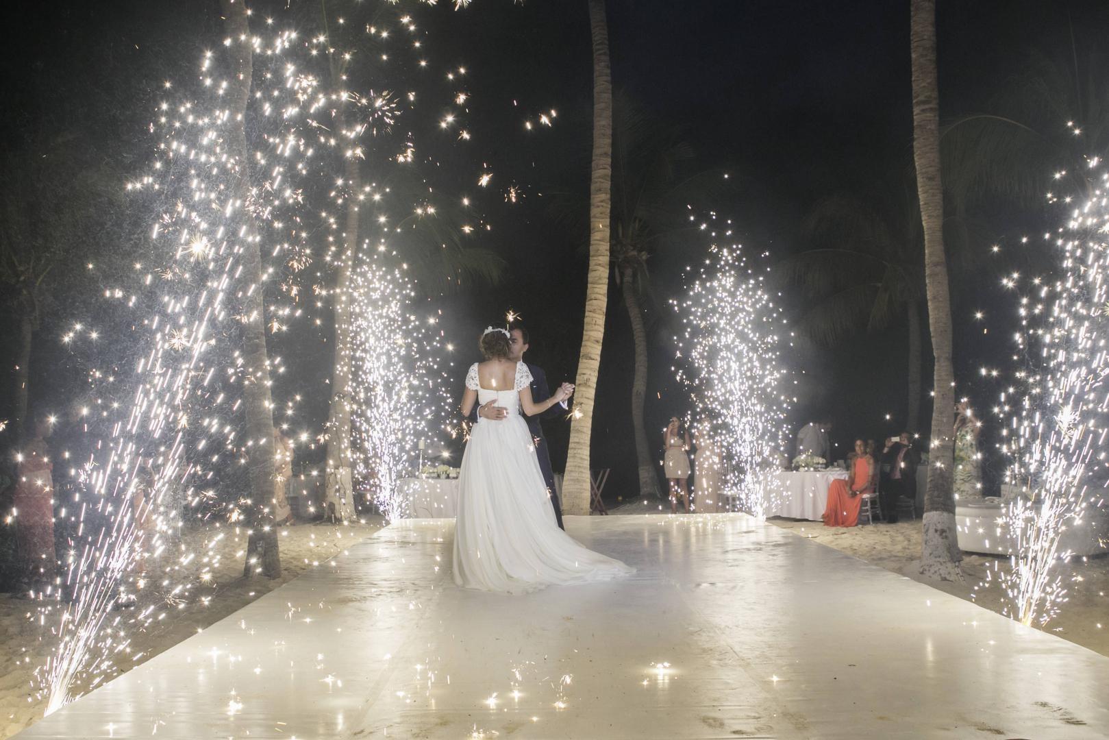 carousel-hero-element image-11